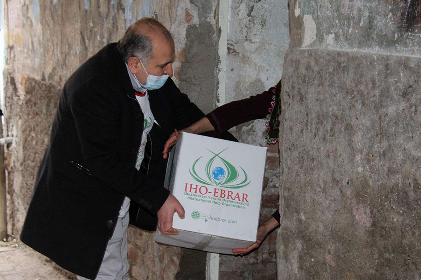 İHO EBRAR Genel Başkanı Dr. Alpsoy, Diyarbakır'da mağdur aileleri ziyaret etti